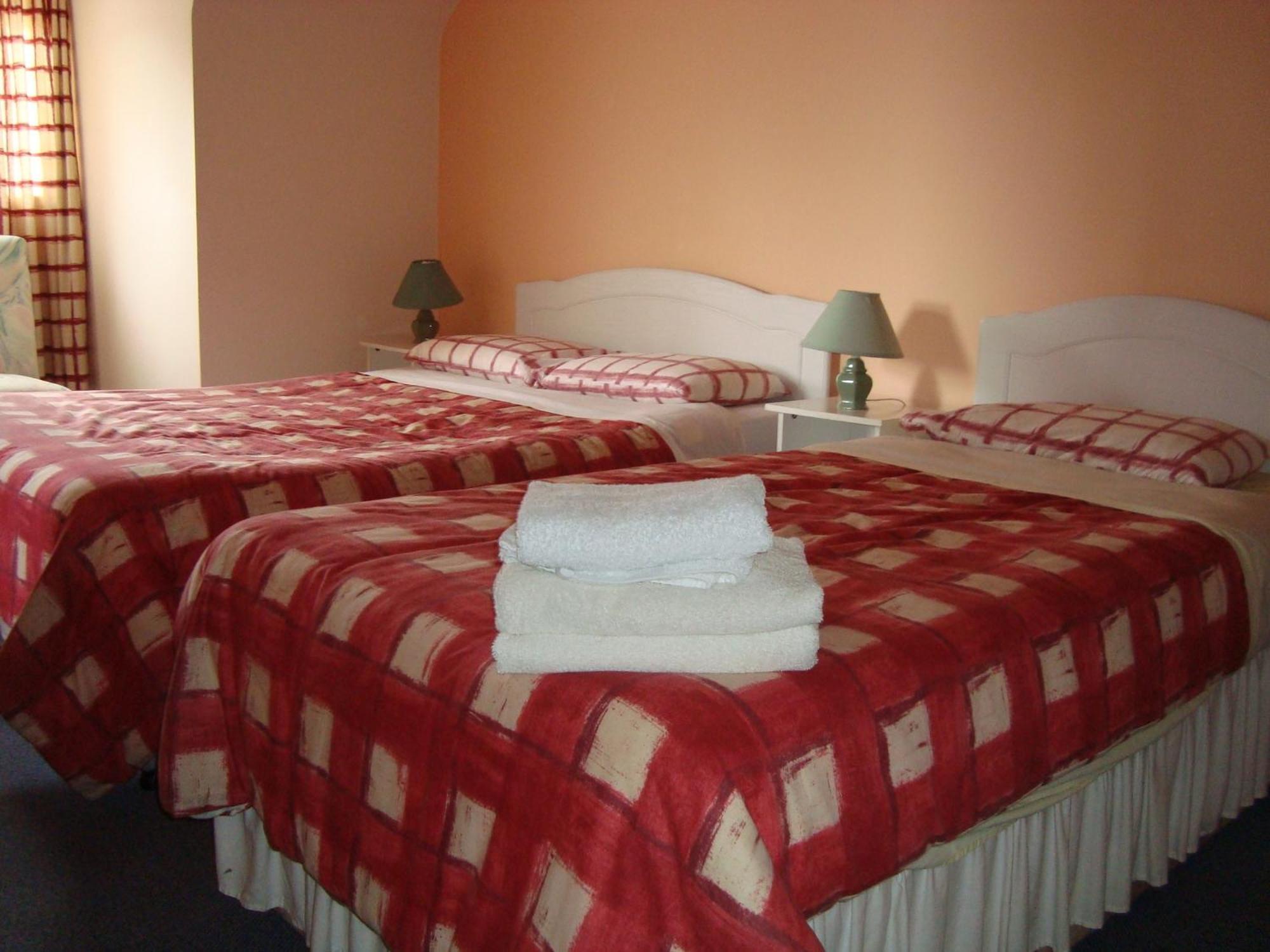 Hy Breasal B&B Achill Sound Exterior foto