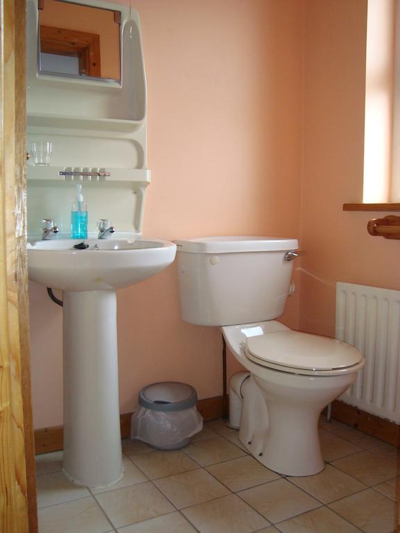 Hy Breasal B&B Achill Sound Exterior foto